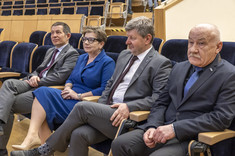 Od lewej: prof. PRz B. Miller, prof. PRz I. Włoch, prof. P. Koszelnik, prof. PRz C. Jasiukiewicz,