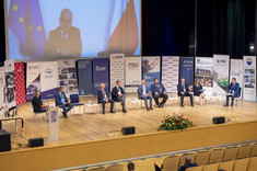 Dyskusja panelowa. od lewej: A. Huk, dr hab. G. Tchorek, prof. J. Sęp, D. Cycoń, prof. IEn Jakub Kupecki, T. Umeda, P. Turowski, K. Pamuła-Wróbel, prof. PRz Mariusz Ruszel, zdalnie S. Byliński, fot. B. Motyka.