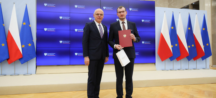 Od lewej: G. Karpiński, prof. PRz P. Gil,