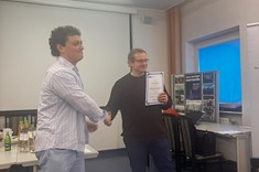 Wręczenie certyfikatów,