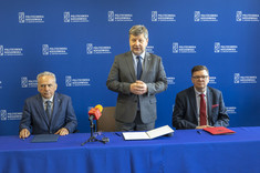 Od lewej: prof. Z. Koruba, prof. P. Koszelnik, prof. Z. Pater,