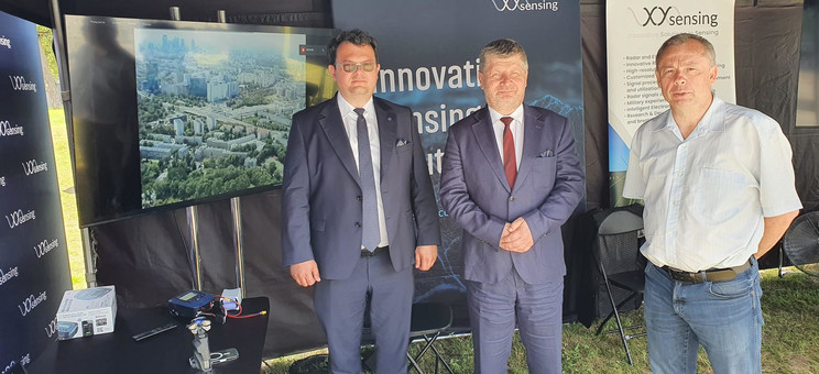 Od lewej: prof. PRz D. Kordos, prof. P. Koszelnik, prof. T. Rogalski,